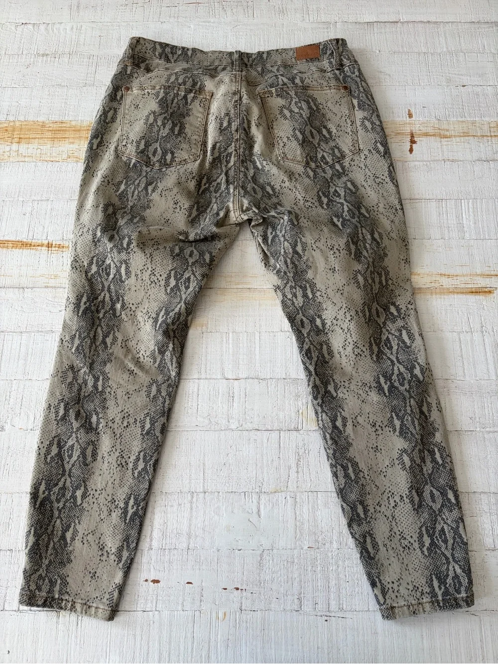 Judy Blue size 16W Skinny Fit Snakeskin Print Jeans Stretch High Waisted Python - Picture 13 of 14